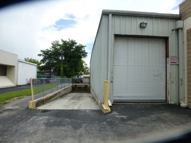 4206 Arnold Ave, Naples, FL à vendre - Photo du bâtiment - Image 3 de 6