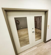 540-550 Bay Isles Rd, Longboat Key, FL for lease Interior Photo- Image 1 of 3