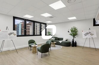 Office in Boulogne-Billancourt for lease Interior Photo- Image 2 of 3