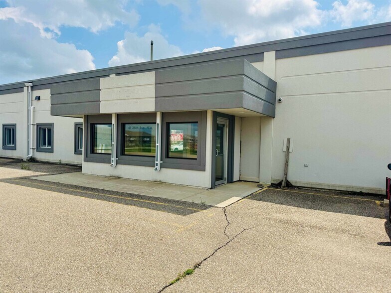 3520 N Broadway, Minot, ND à louer - Photo du bâtiment - Image 2 de 3