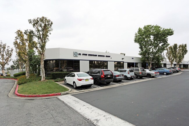 Plus de détails pour 500-590 W Central Ave, Brea, CA - Industriel à louer