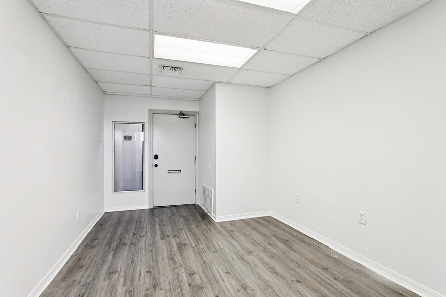 671 Rosa Ave, Metairie, LA for lease - Interior Photo - Image 2 of 16