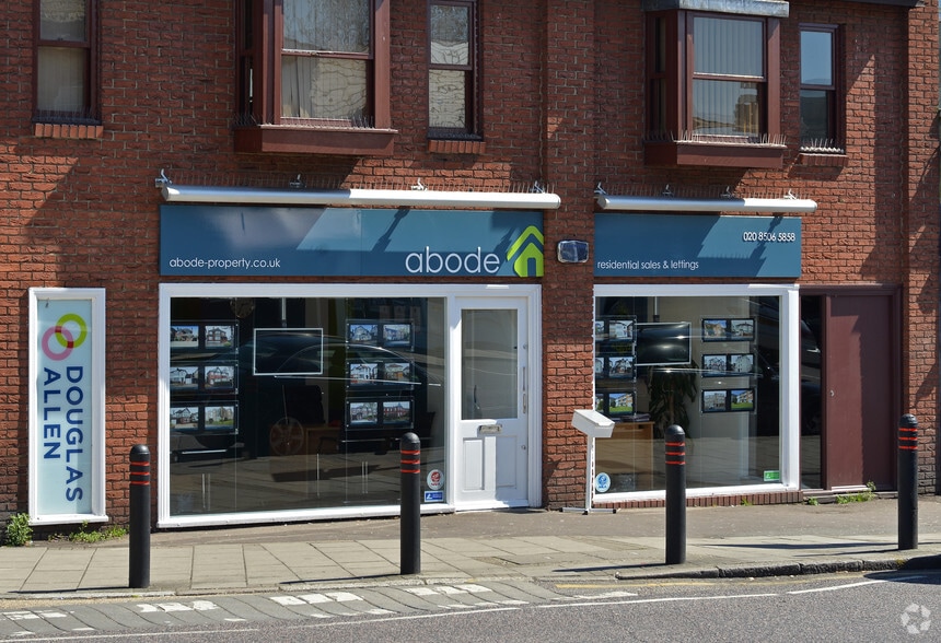 9-12 Johnston Rd, Woodford Green à louer - Photo du bâtiment - Image 2 de 6