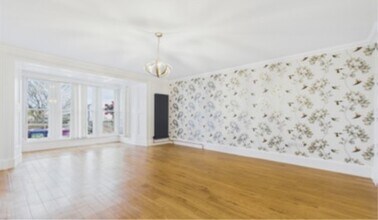 69 South Guildry St, Elgin for lease Interior Photo- Image 2 of 9