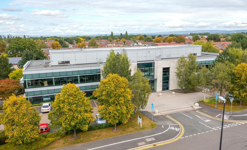 Ringway Rd W, Manchester à louer - Photo du bâtiment - Image 1 de 13