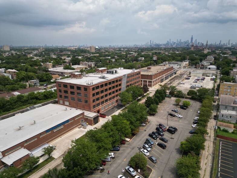 4100 W Fillmore St, Chicago, IL for lease - Building Photo - Image 2 of 12