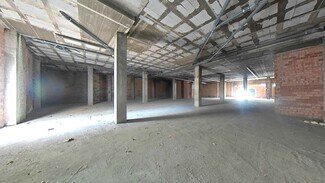 Plus de détails pour Multi-résidentiel à vendre