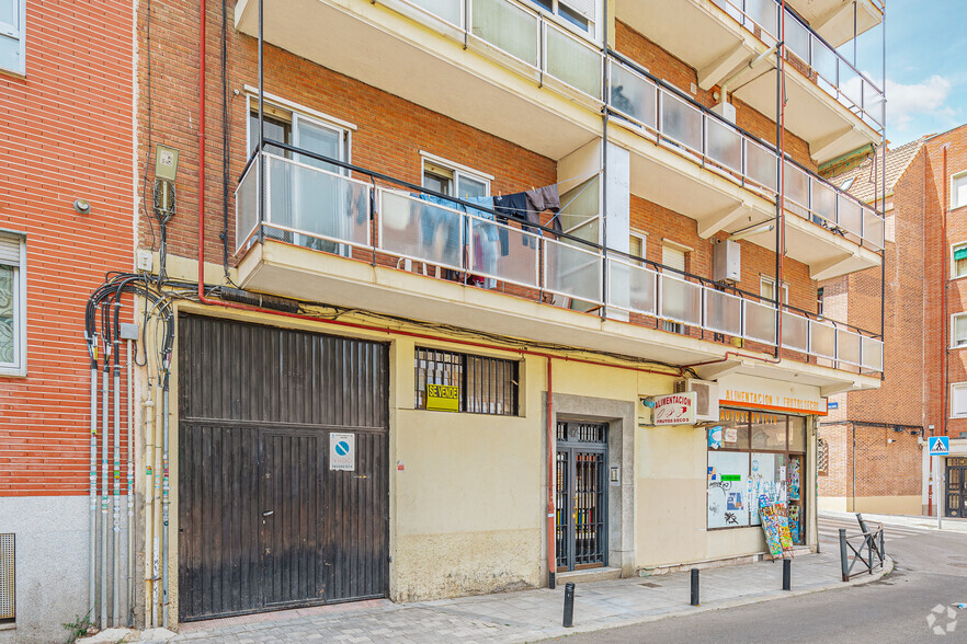 Calle de Veza, 47, Madrid, Madrid for sale - Building Photo - Image 2 of 2