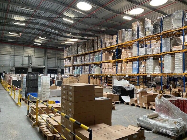 Industrial in Gennevilliers for lease - Building Photo - Image 3 of 6