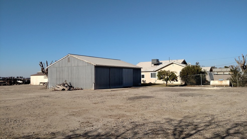 12720 10th Ave, Hanford, CA for sale - Building Photo - Image 2 of 7