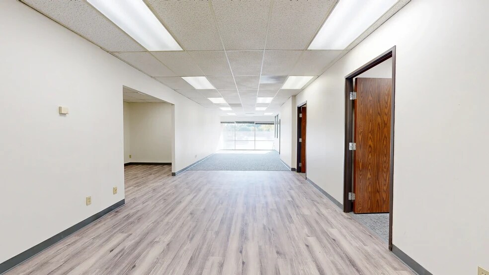 1112 E Copeland Rd, Arlington, TX à louer - Numérisation 3D de Matterport - Image 3 de 14