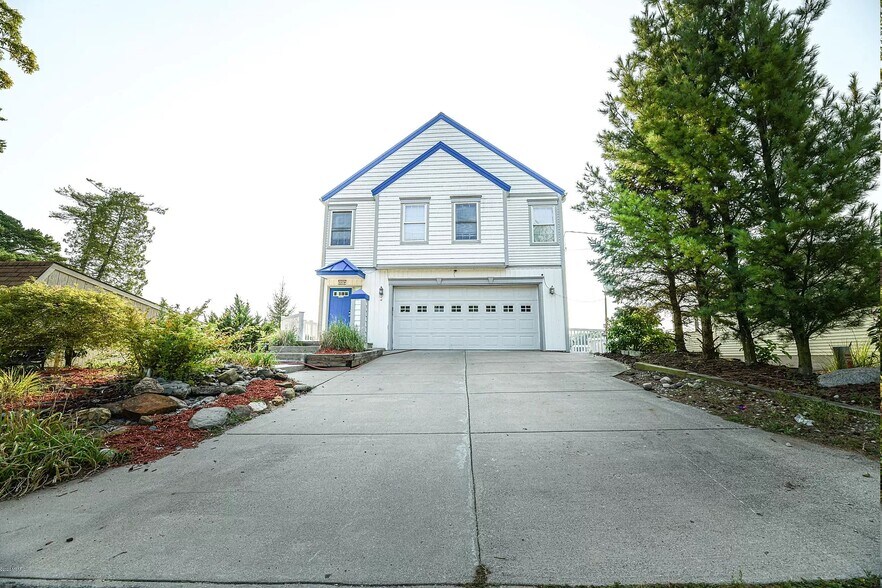 8764 Garbow Dr SE, Alto, MI à vendre - Photo principale - Image 1 de 2