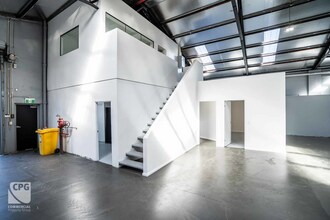 8 Chalmers Cres, Mascot à louer Photo intérieure- Image 2 de 9