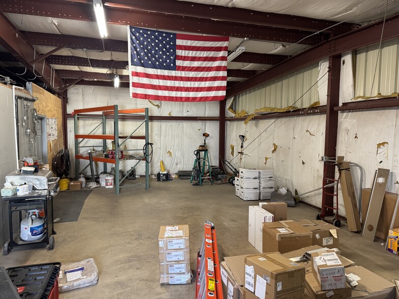 903 Francis Dr, Champaign, IL for sale - Building Photo - Image 3 of 8