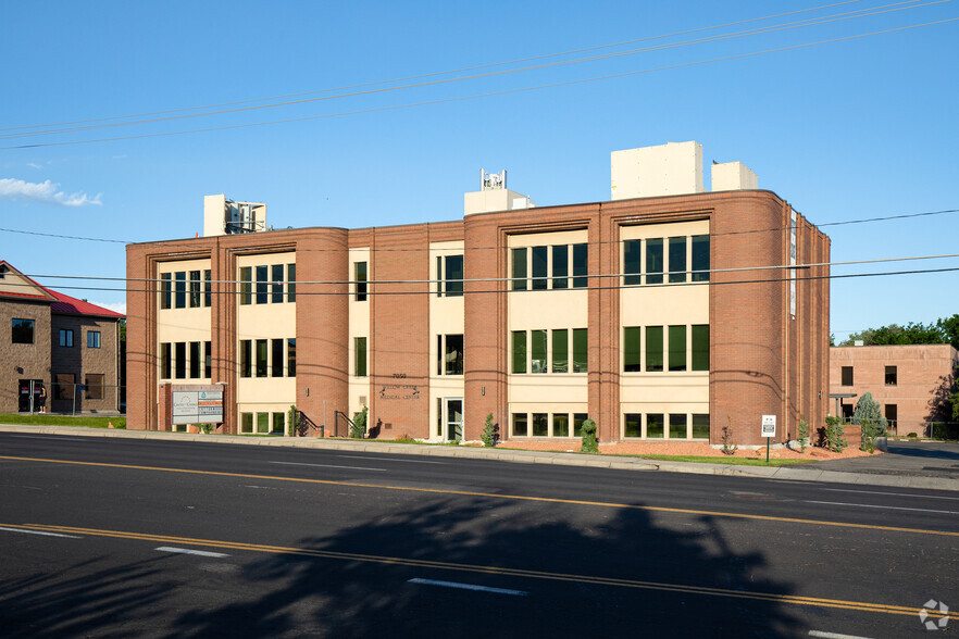 7050 S Highland Dr, Cottonwood Heights, UT à louer - Photo du bâtiment - Image 1 de 3