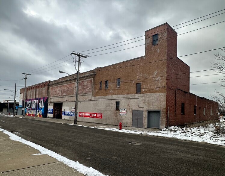 976 Broadway, Buffalo, NY à louer - Photo du bâtiment - Image 2 de 25