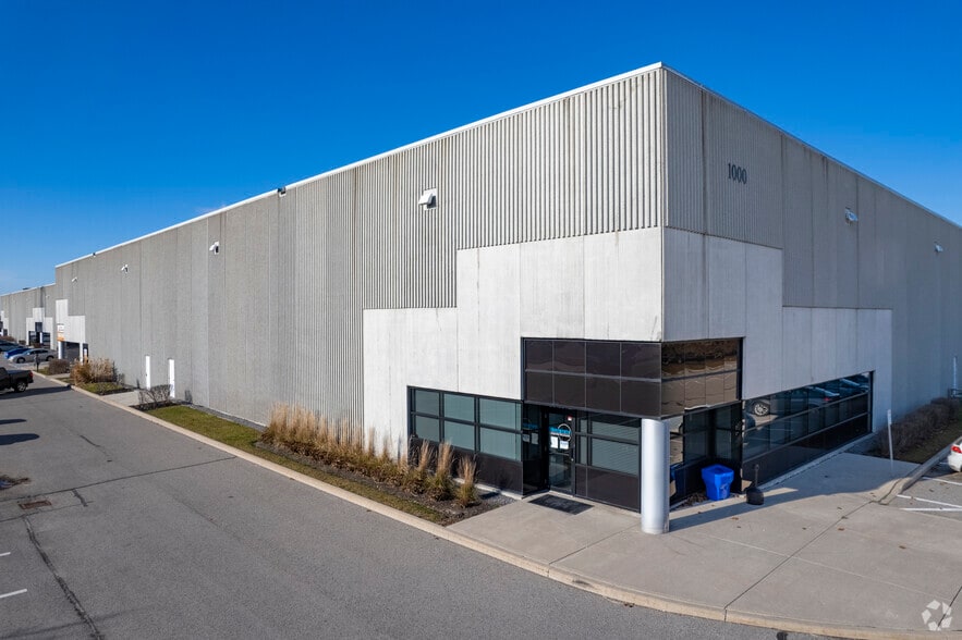 1000 Thornton Rd S, Oshawa, ON for lease - Primary Photo - Image 1 of 5
