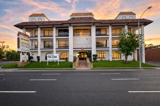 Plus de détails pour 22750 Hawthorne Blvd, Torrance, CA - Bureau, Commerce de détail à louer