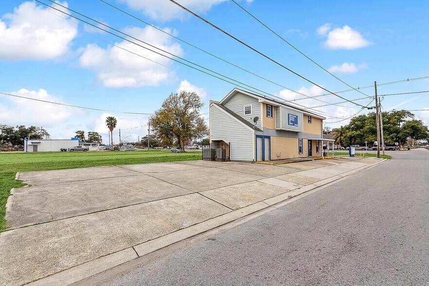 3025-3027 Paris Rd, Chalmette, LA à vendre - Photo du bâtiment - Image 2 de 13