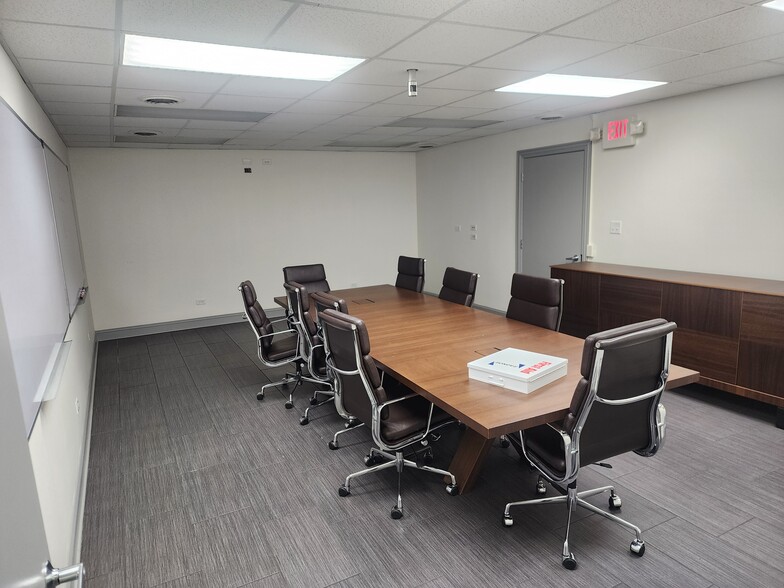 1100 W 119th St, Chicago, IL for lease - Interior Photo - Image 3 of 12
