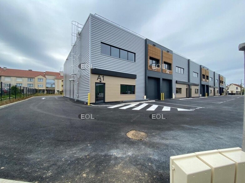 Flex in Villemoisson-sur-Orge for lease - Building Photo - Image 2 of 5