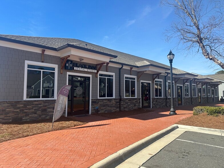 10911 Black Dog Ln, Charlotte, NC for lease - Building Photo - Image 2 of 8