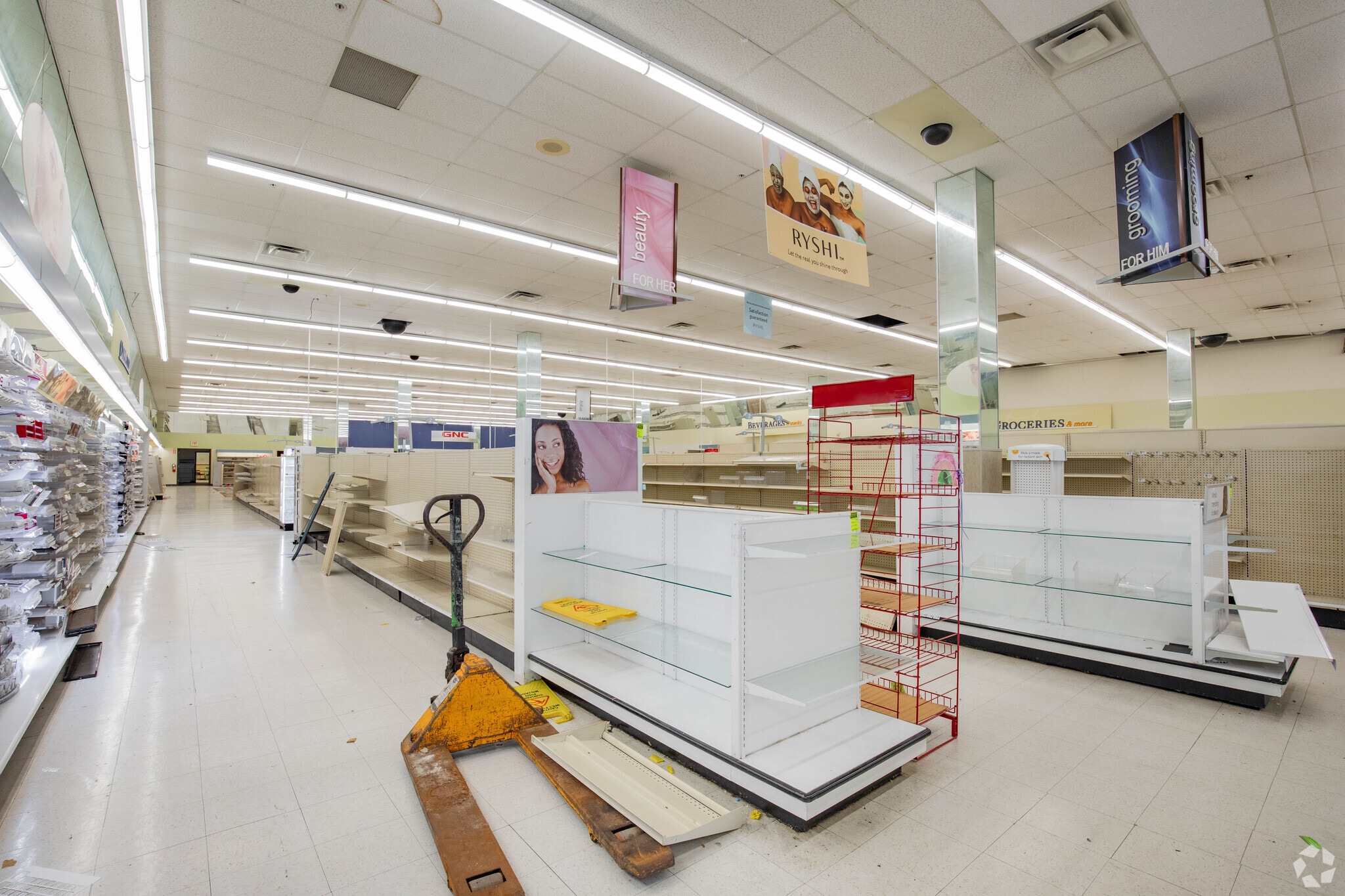 1800-1850 Brentwood Rd, Brentwood, NY for lease Interior Photo- Image 1 of 13