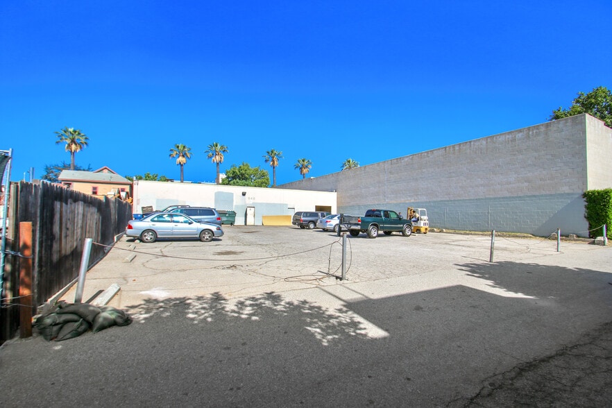 848 N Fair Oaks Ave, Pasadena, CA for sale - Building Photo - Image 3 of 4