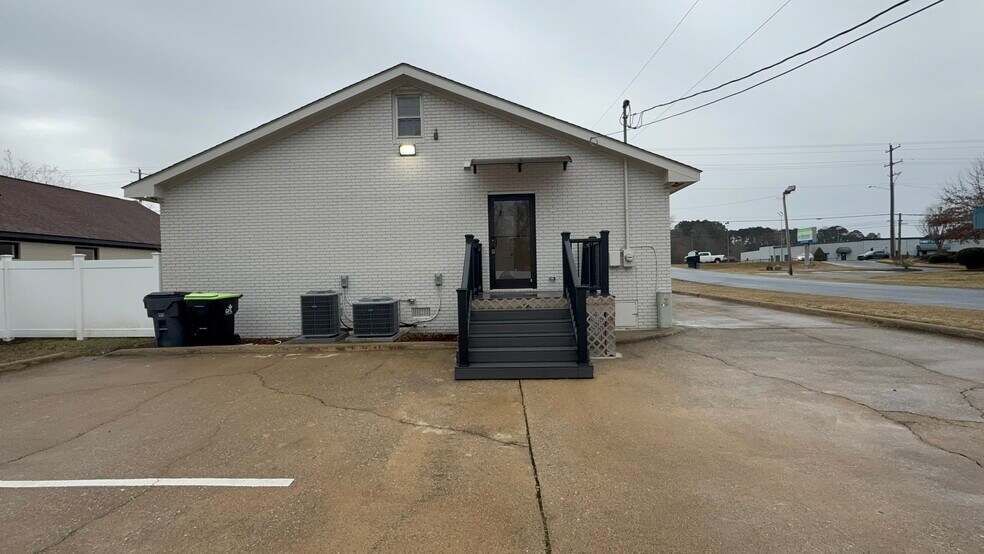 925 N Brightleaf Blvd, Smithfield, NC à vendre - Photo du bâtiment - Image 1 de 1