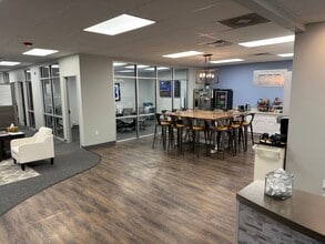 2835 Miami Village Dr, Miamisburg, OH for lease Interior Photo- Image 1 of 12