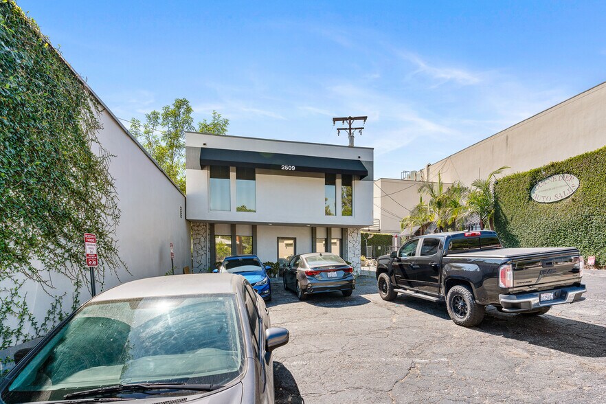 2509 N Lake Ave, Altadena, CA for lease - Building Photo - Image 2 of 18