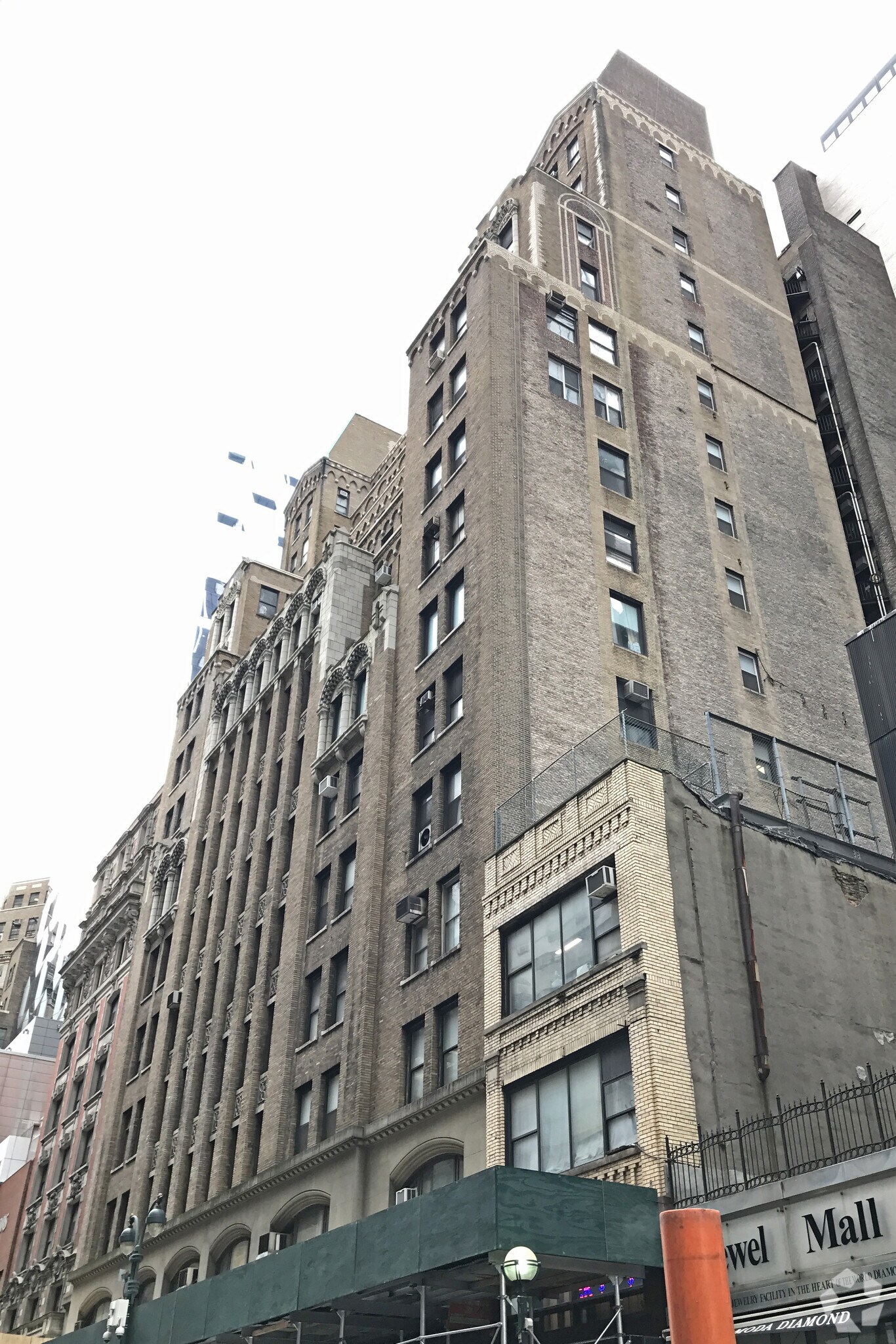 62-72 W 47th St, New York, NY à vendre Photo du bâtiment- Image 1 de 11