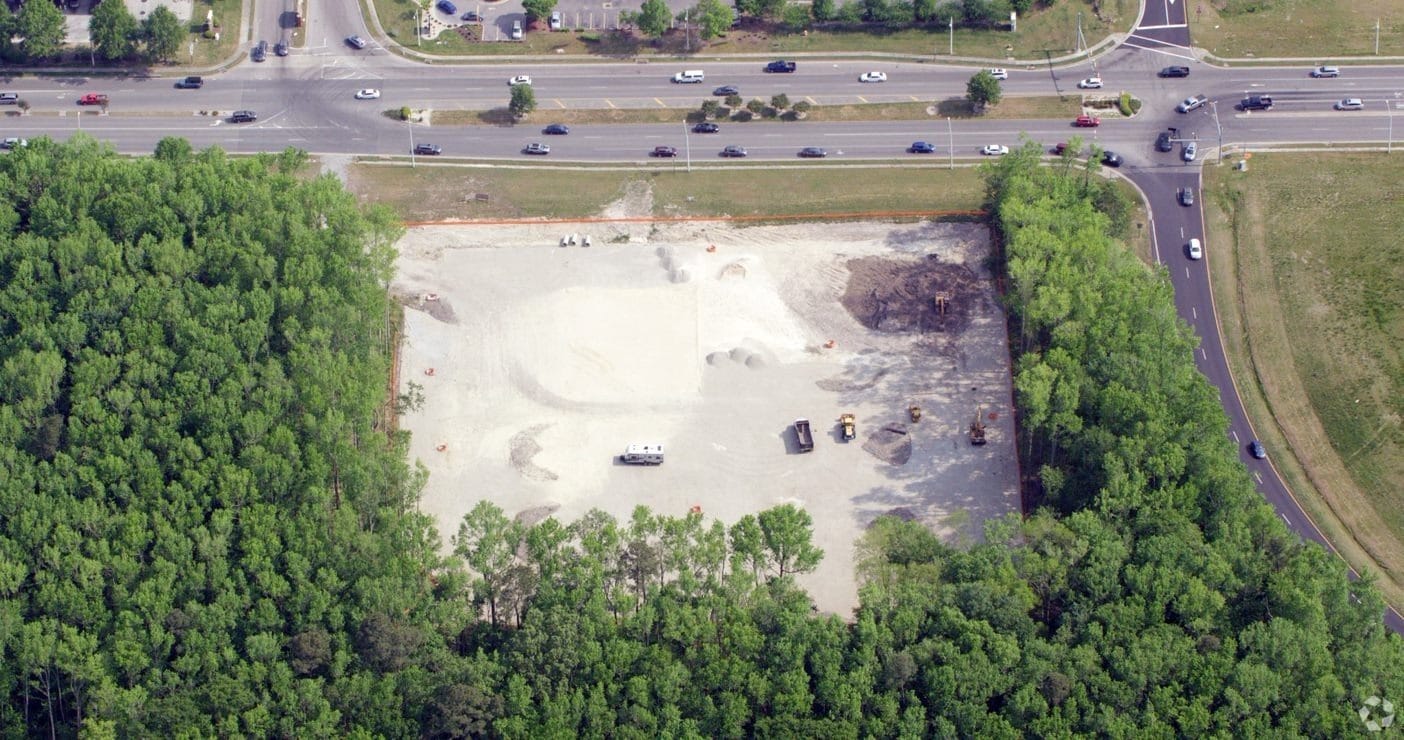 124 Hillcrest Pky, Chesapeake, VA à vendre Photo du bâtiment- Image 1 de 2