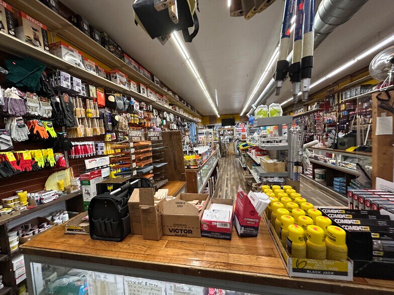 2030 Jerome Ave, Bronx, NY à louer - Photo du bâtiment - Image 3 de 10