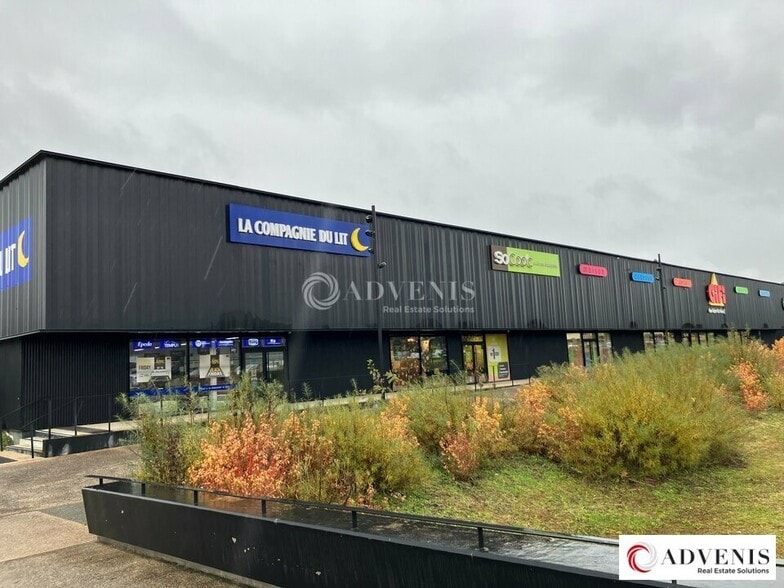 Retail in Saint-André-de-Cubzac for lease - Building Photo - Image 2 of 10