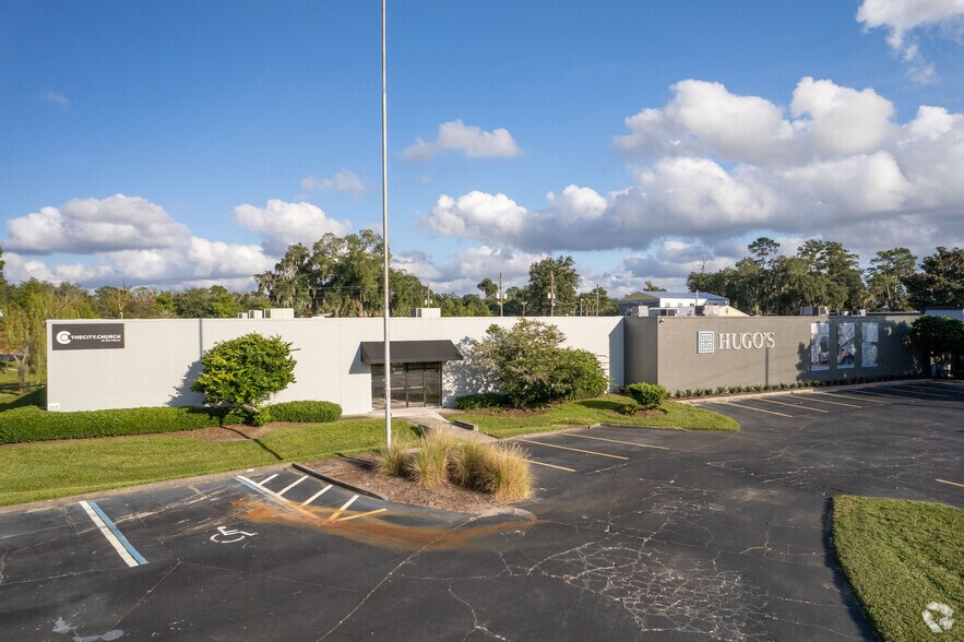 3061 Phillips Hwy, Jacksonville, FL for lease - Primary Photo - Image 1 of 5