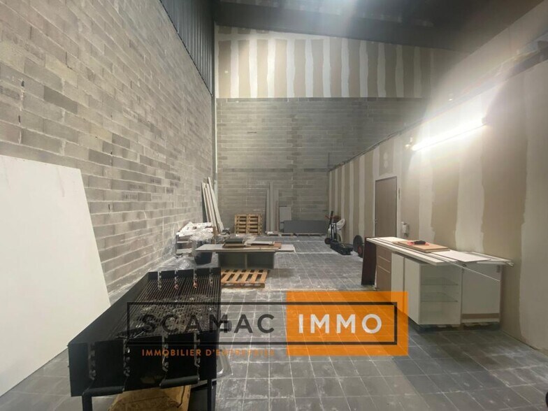 Flex in Marseille for lease - Interior Photo - Image 3 of 5