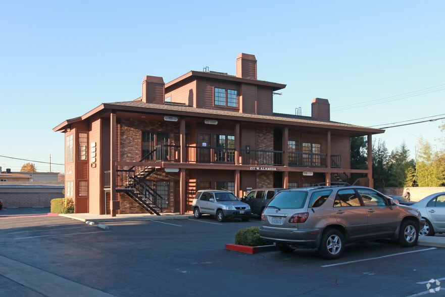 217 W Alameda Ave, Los Angeles, CA à louer - Photo principale - Image 1 de 4