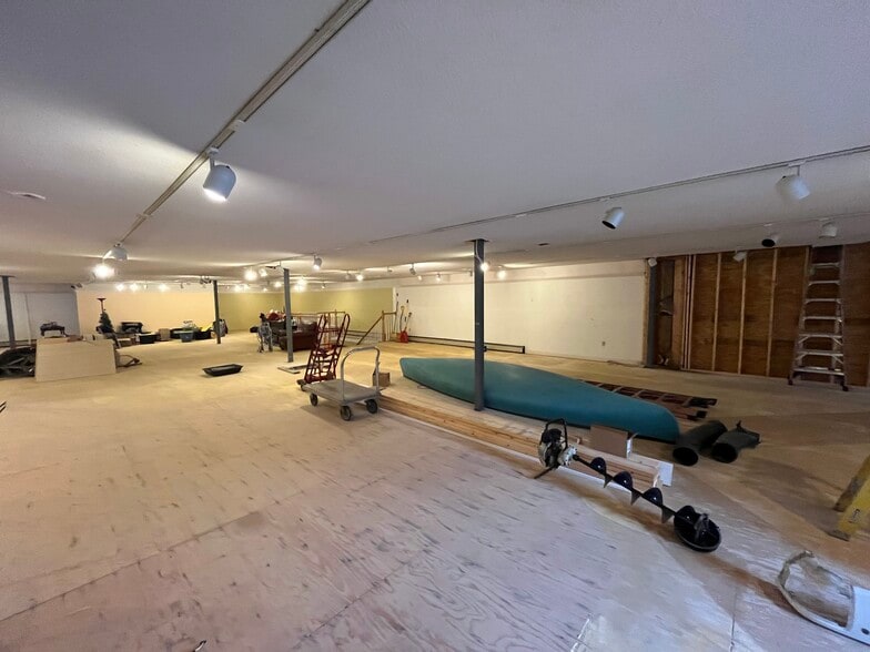 235 Portland Rd, Gray, ME à louer - Photo du bâtiment - Image 3 de 9