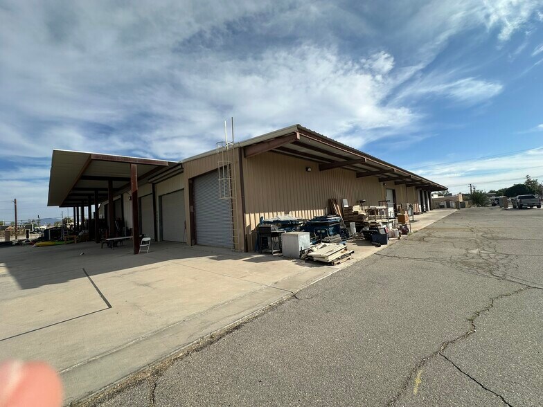 135 N Commercial St, Blythe, CA à vendre - Photo du bâtiment - Image 3 de 16