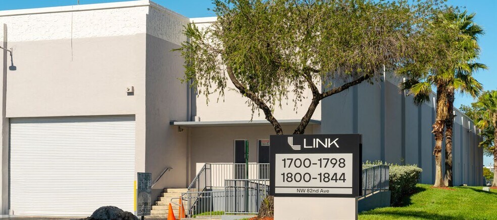 1700-1744 NW 82nd Ave, Doral, FL à louer - Photo du bâtiment - Image 2 de 3
