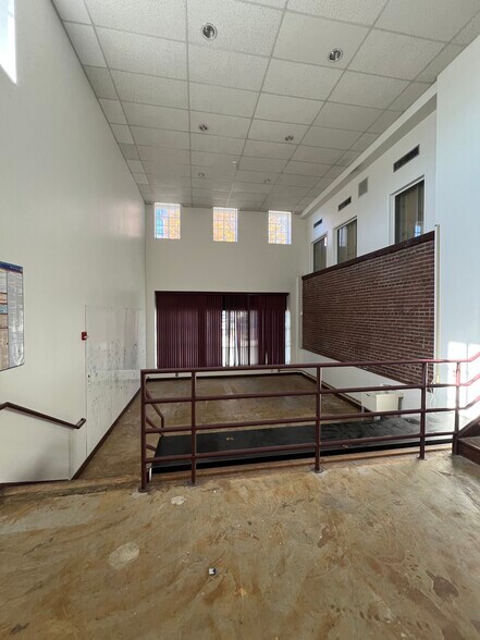 500 W Fourth St, Winston-Salem, NC à louer - Photo du bâtiment - Image 3 de 21