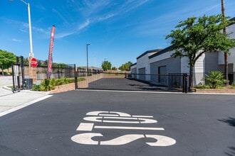 31970 Castaic Rd, Castaic, CA à vendre Photo du bâtiment- Image 2 de 31