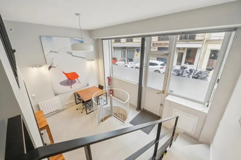 Immeuble residentiel dans Paris à vendre - Photo intérieure - Image 2 de 6