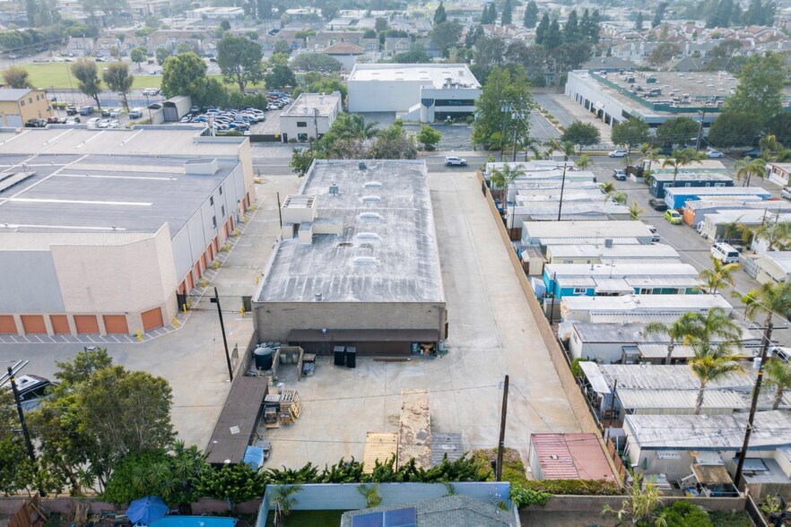 20608 Earl St, Torrance, CA à vendre - Photo du bâtiment - Image 2 de 12