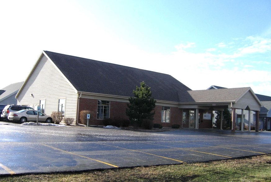 885 Western Ave, Fond Du Lac, WI for lease - Primary Photo - Image 1 of 26