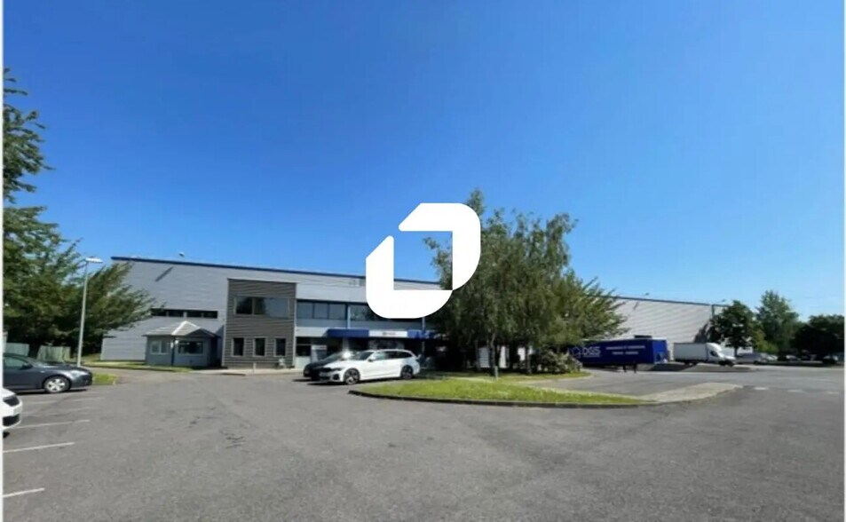 9 Rue Des Pyrénées, Lisses for lease - Primary Photo - Image 1 of 8