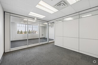 120 5th Ave W, Cochrane, AB for lease Interior Photo- Image 2 of 14