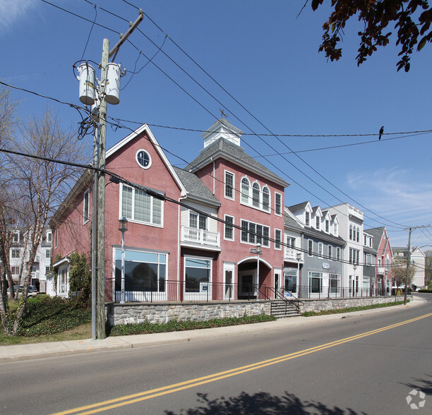 2 Schooner Ln, Milford, CT à vendre - Photo principale - Image 1 de 1