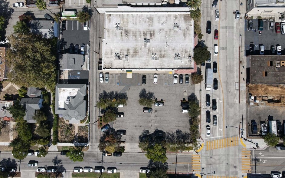 401 S Fair Oaks Ave, Pasadena, CA for lease - Building Photo - Image 3 of 21